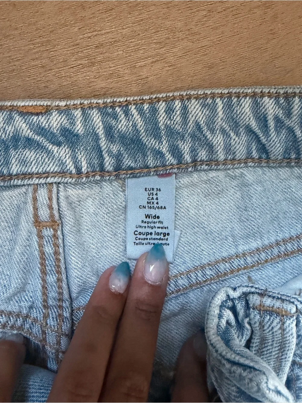 H&M Light Wash High-Rise Distressed Women's Jeans